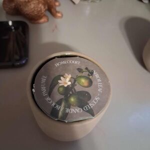 Homecourt Neroli Leaf Scented Candle